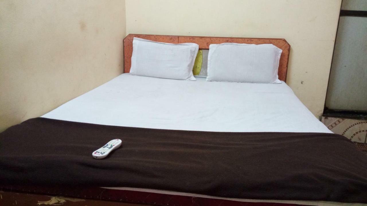 Hotel Sapna Lodge Vashi Экстерьер фото